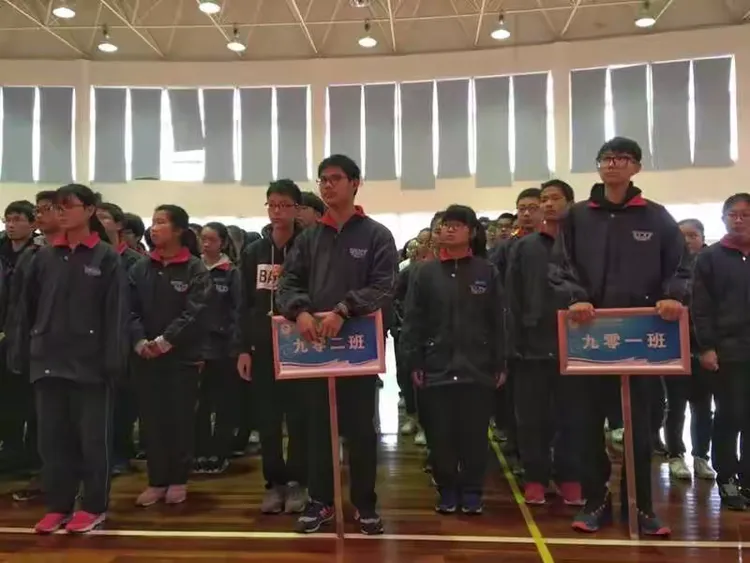 热血男儿翱翔!壮志豪情梦想圆 热血男儿翱翔!壮志豪情梦想圆