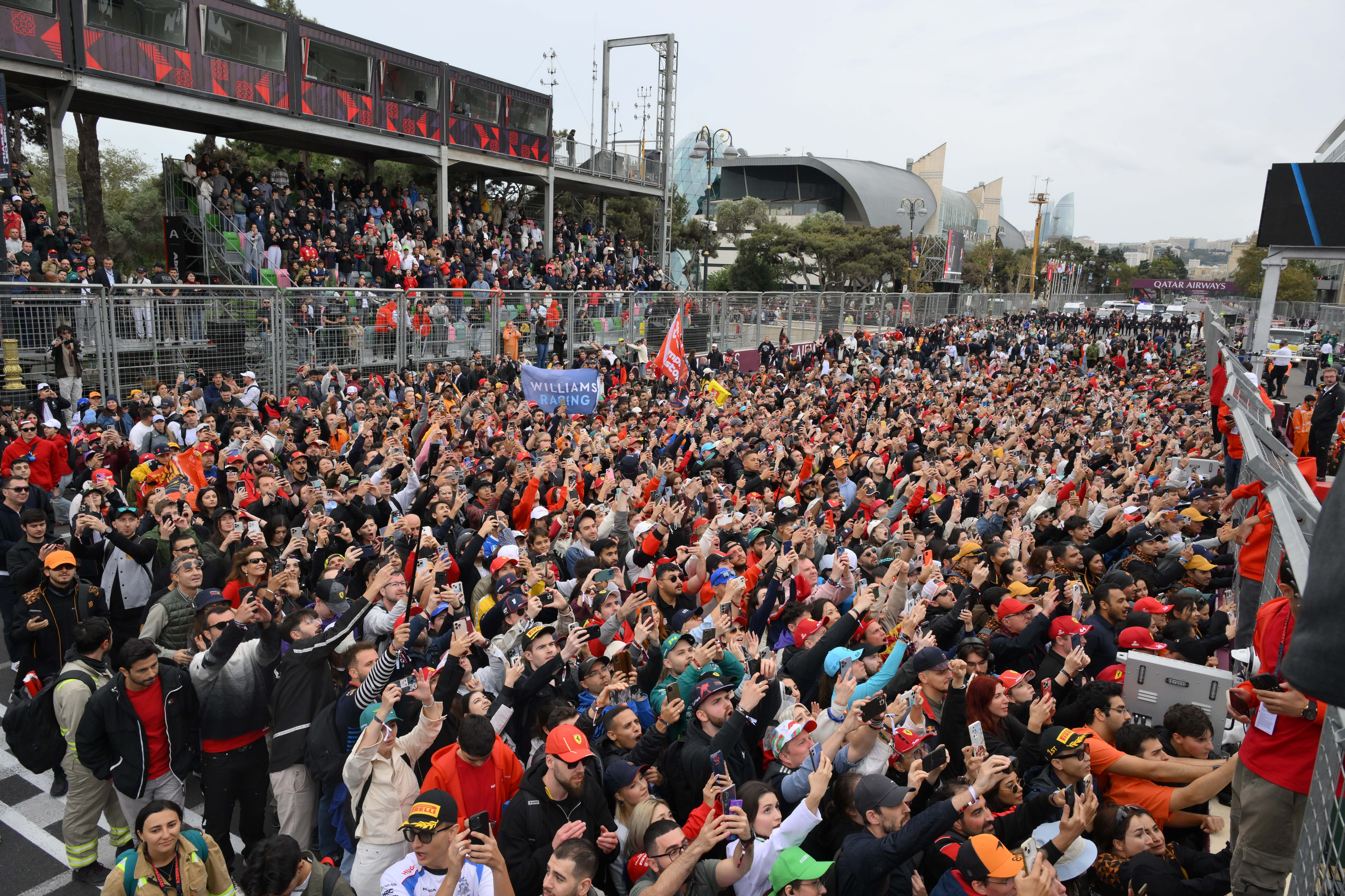 雷诺车队碾压阿斯顿马丁，维斯塔潘状态火热