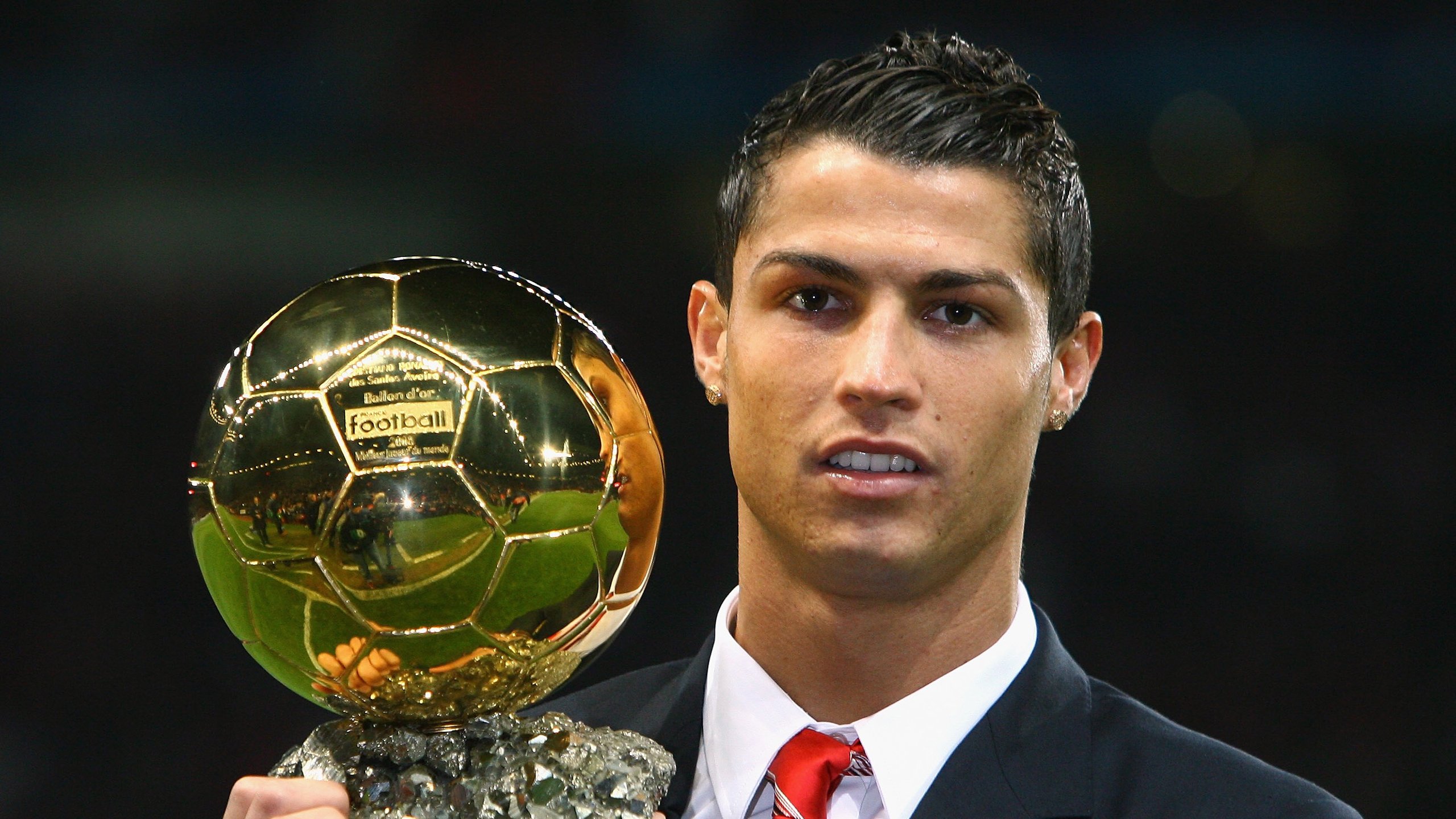 铁闸定乾坤，德里赫特一夫当关，法国险胜巴拉圭背后的巨星价值