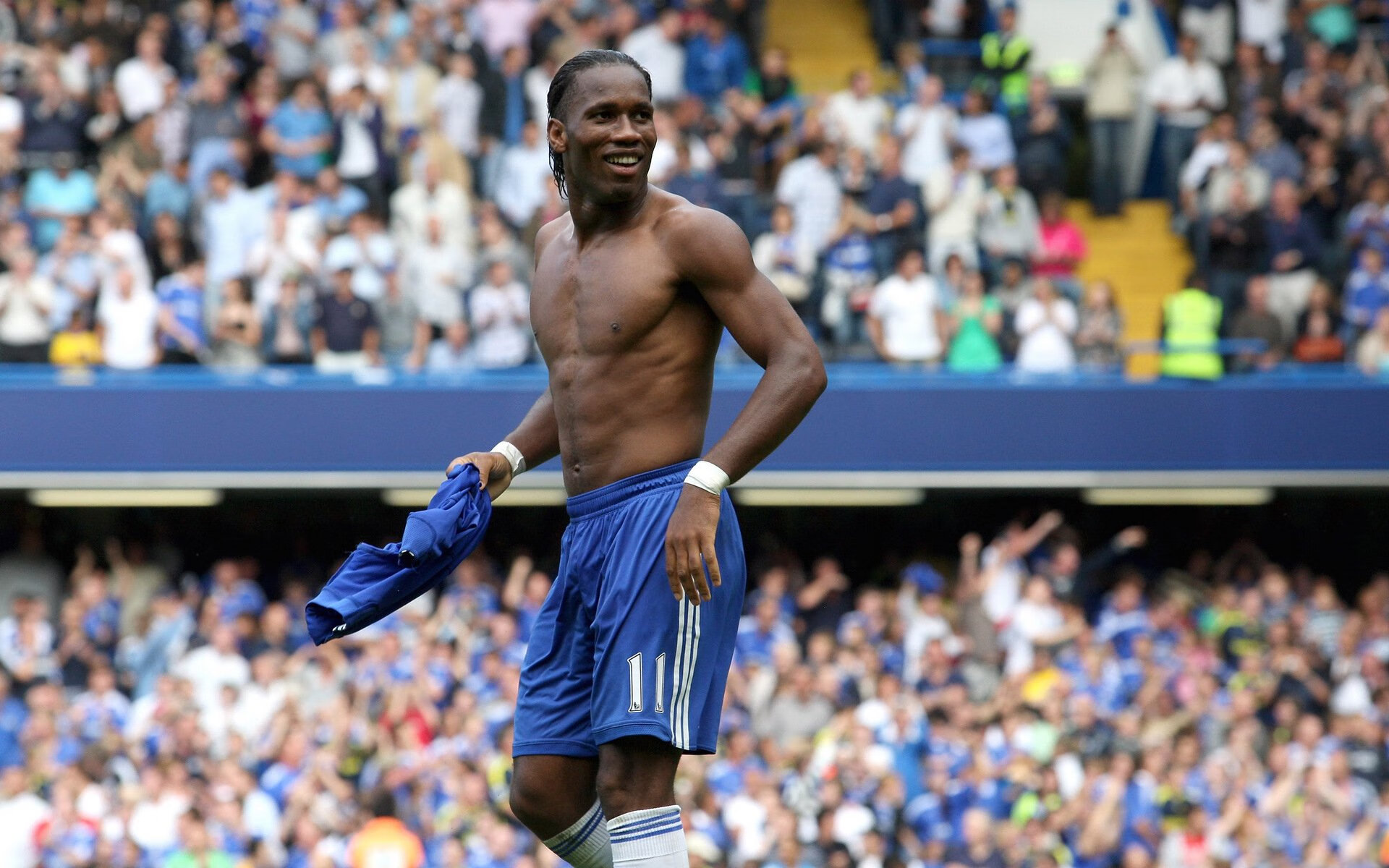 跨洋横扫，青岛队惊艳北美，克莱高光闪耀征服猛龙